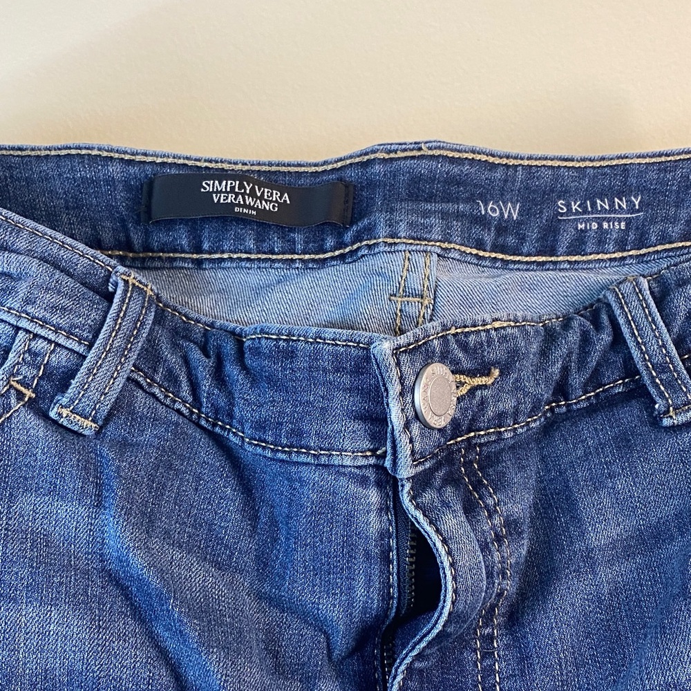 Simply Vera Vera Wang Indigo Denim Skinny Jeans w Floral Appliqué - 16W